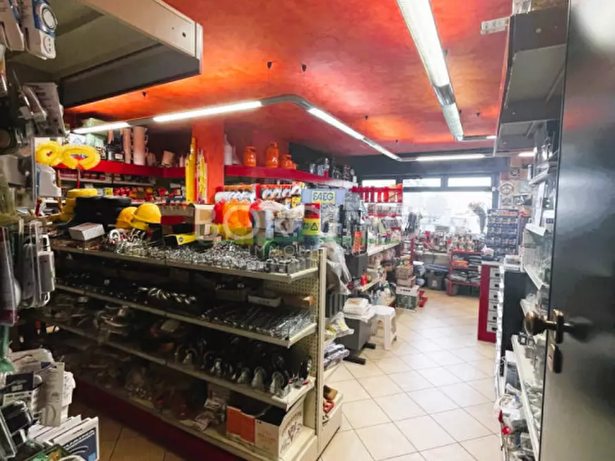 Immagine 3 di Attività commerciale in vendita  in Via Pirio snc a Priocca
