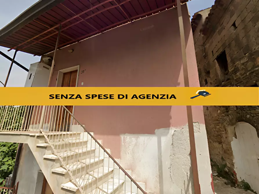 Immagine 1 di Appartamento in vendita  in Via Paradisi a Ceppaloni
