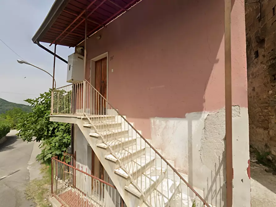 Immagine 4 di Appartamento in vendita  in Via Paradisi a Ceppaloni