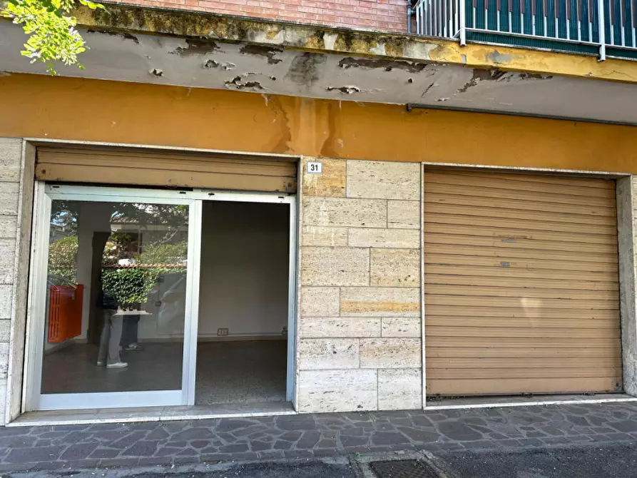 Immagine 4 di Negozio in vendita  in Via Giacomo Leopardi a Soliera