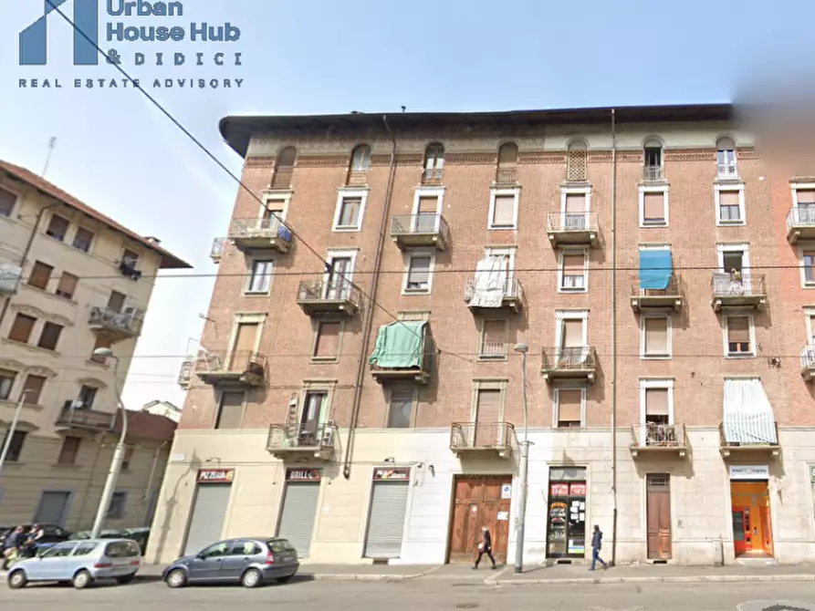 Immagine 2 di Garage in vendita  in Corso Giulio Cesare 171 bis a Torino