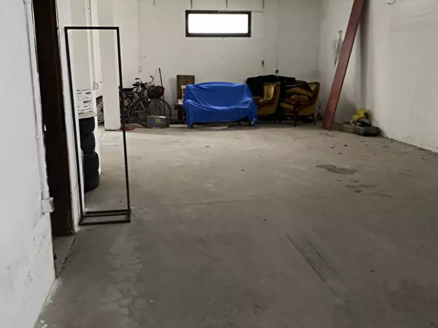 Immagine 3 di Magazzino in vendita  in VIA BREO a Piove Di Sacco