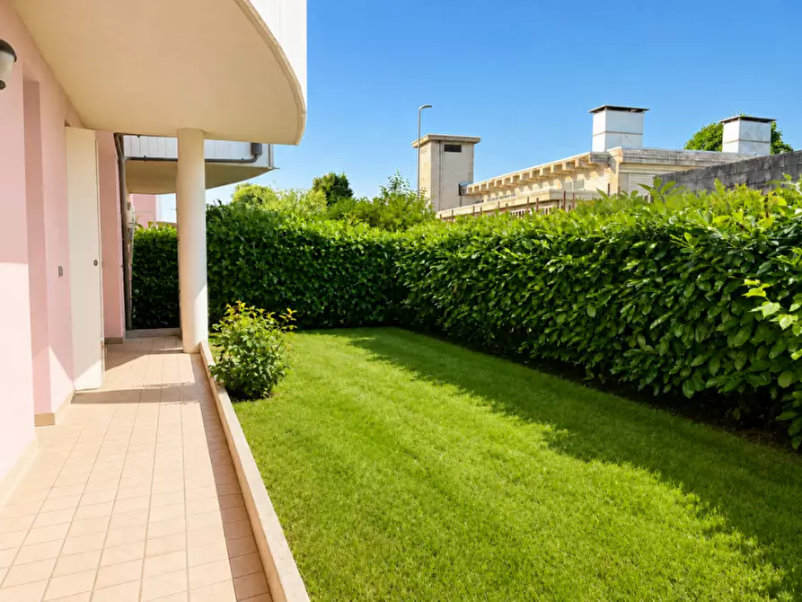 Immagine 3 di Appartamento in vendita  a Vicenza