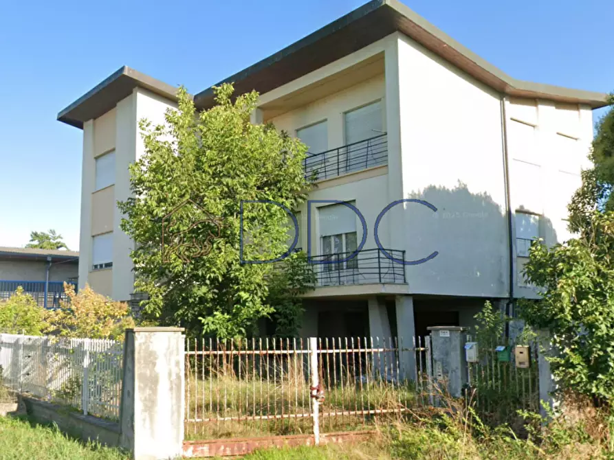 Immagine 1 di Palazzo in vendita  in Via Lombardore 255 a Leini