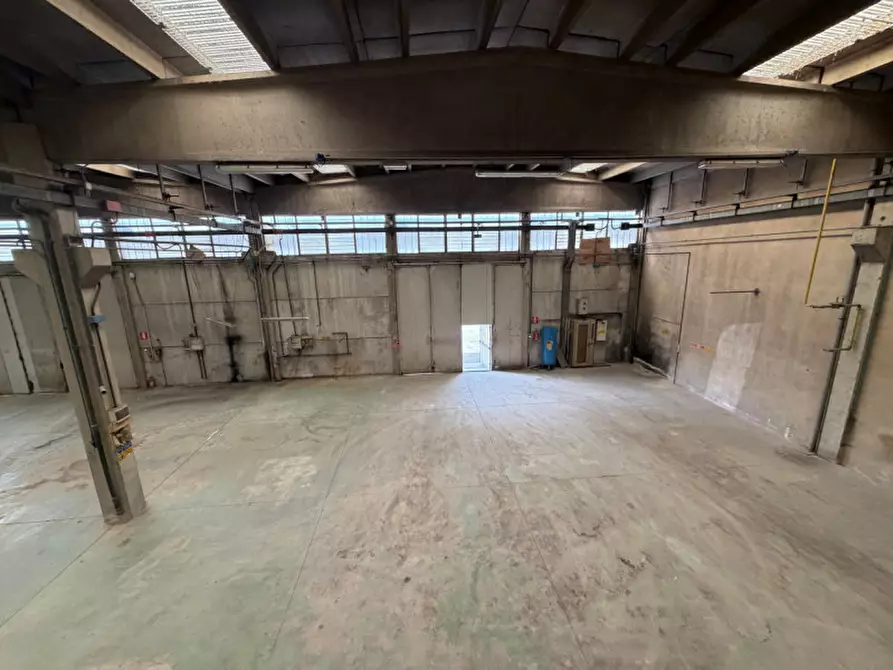 Immagine 5 di Capannone industriale in vendita  in Via Radici in Monte a Castellarano