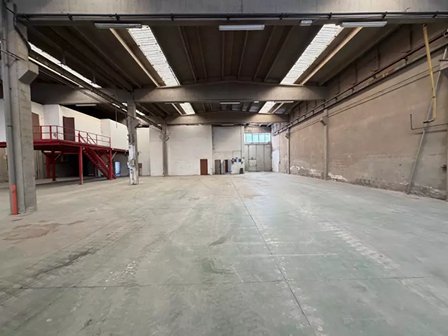 Immagine 6 di Capannone industriale in vendita  in Via Radici in Monte a Castellarano