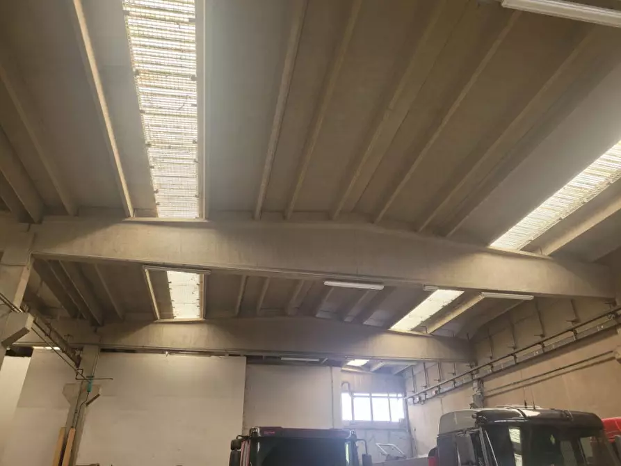 Immagine 2 di Capannone industriale in vendita  in Via Radici in Monte a Castellarano