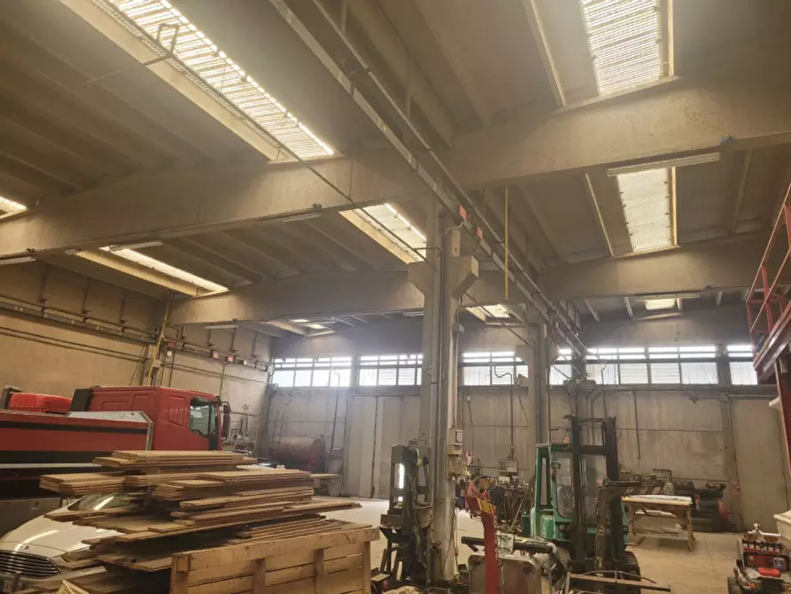 Immagine 3 di Capannone industriale in vendita  in Via Radici in Monte a Castellarano