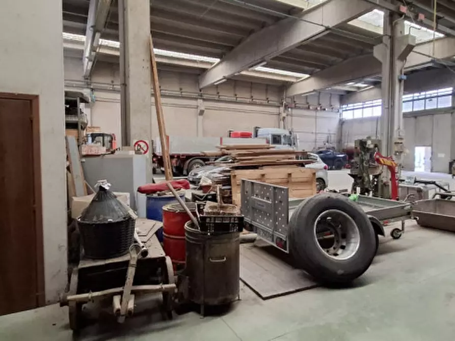 Immagine 5 di Capannone industriale in vendita  in Via Radici in Monte a Castellarano