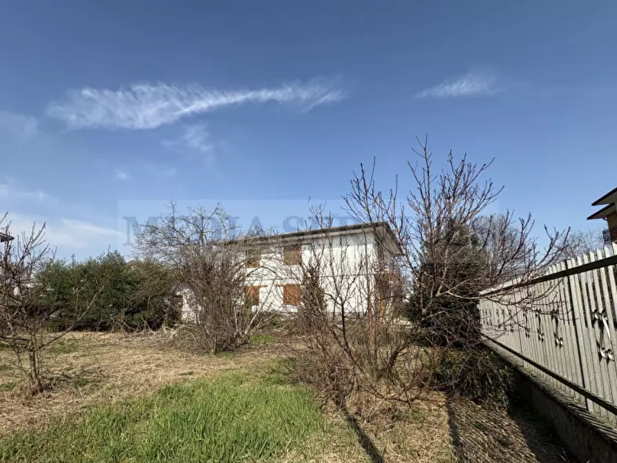Immagine 28 di Villa in vendita  in via Primo Maggio n° 3 a Garlasco
