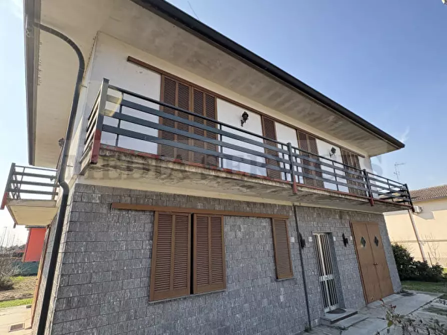 Immagine 30 di Villa in vendita  in via Primo Maggio n° 3 a Garlasco