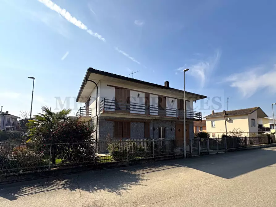 Immagine 32 di Villa in vendita  in via Primo Maggio n° 3 a Garlasco