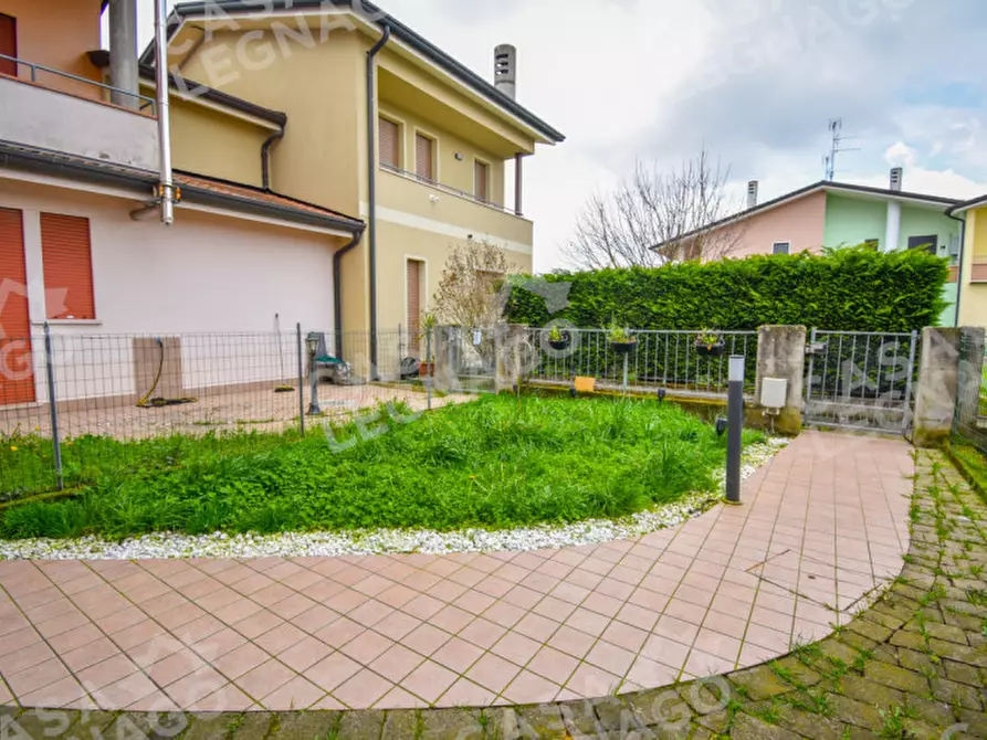 Immagine 24 di Villetta a schiera in vendita  in Via Lovara a Villa Bartolomea