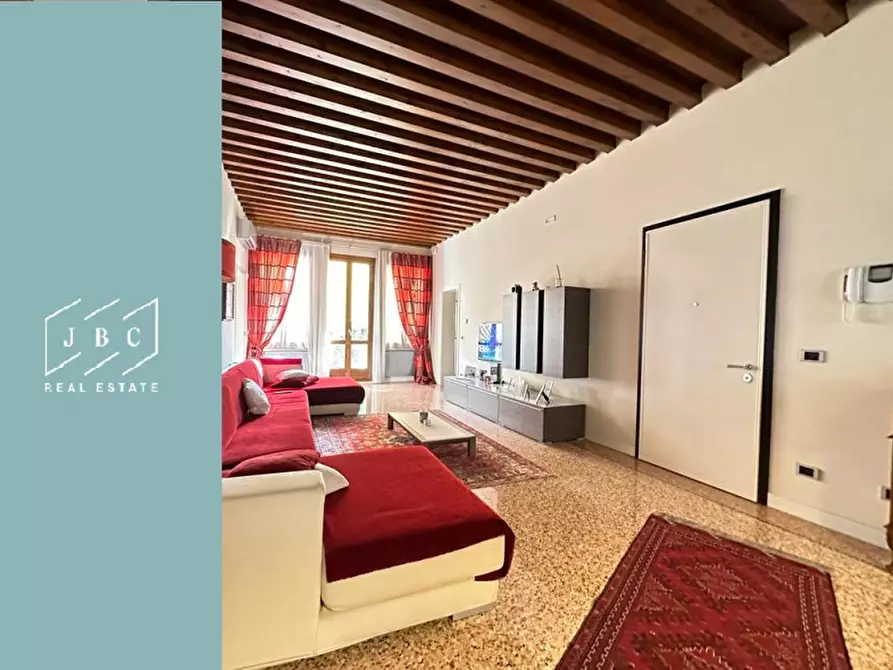 Immagine 1 di Appartamento in vendita  in Via Roma a Oderzo