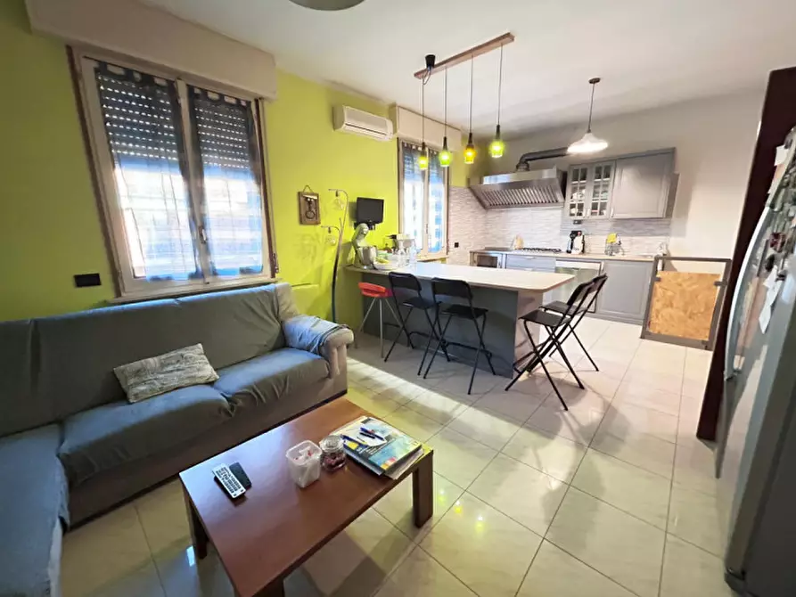 Immagine 3 di Appartamento in vendita  in Via Firenze a Sorbolo Mezzani