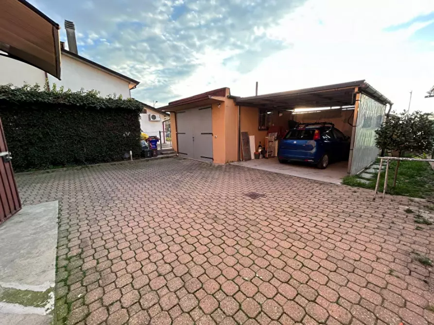 Immagine 21 di Appartamento in vendita  in Via Firenze a Sorbolo Mezzani