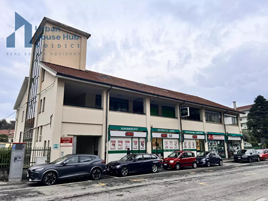Immagine 1 di Negozio in affitto  in Viale Colli 23 a Rivoli