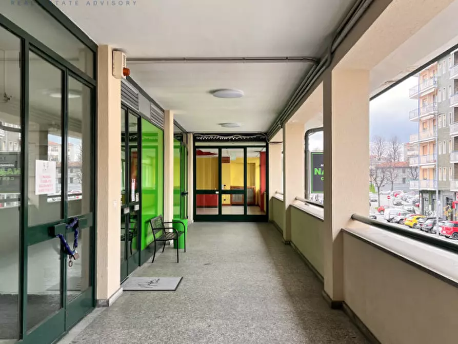 Immagine 2 di Negozio in affitto  in Viale Colli 23 a Rivoli