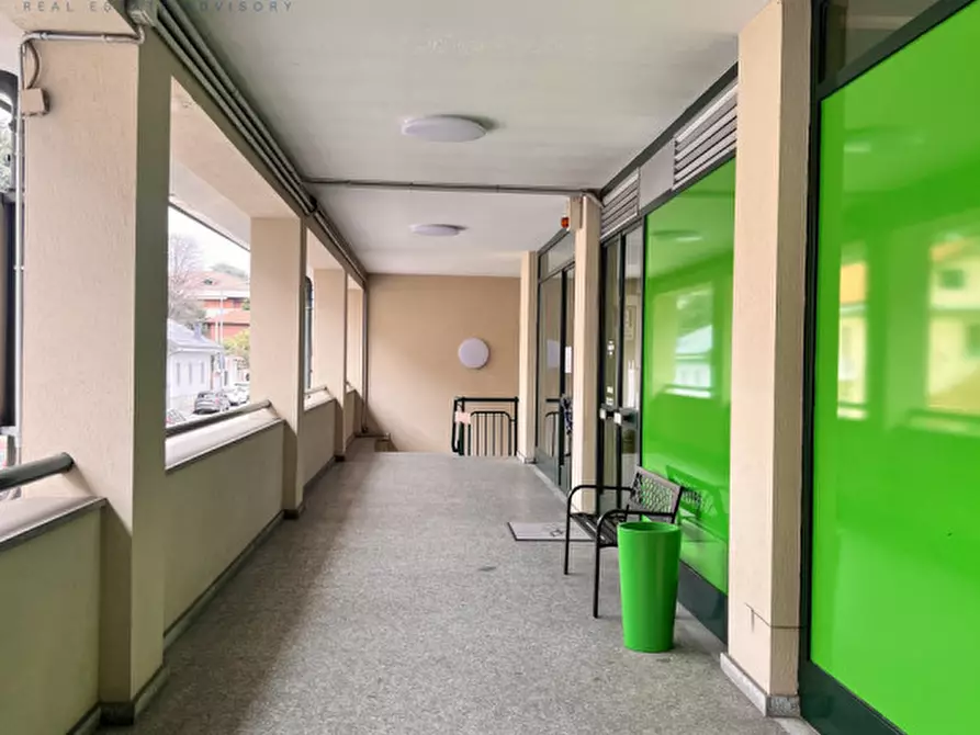 Immagine 3 di Negozio in affitto  in Viale Colli 23 a Rivoli