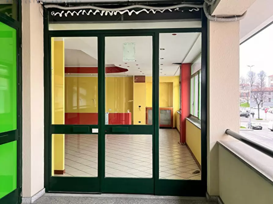 Immagine 4 di Negozio in affitto  in Viale Colli 23 a Rivoli