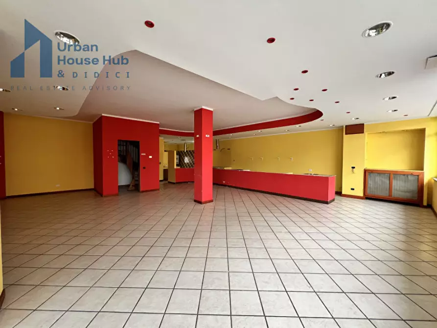 Immagine 5 di Negozio in affitto  in Viale Colli 23 a Rivoli