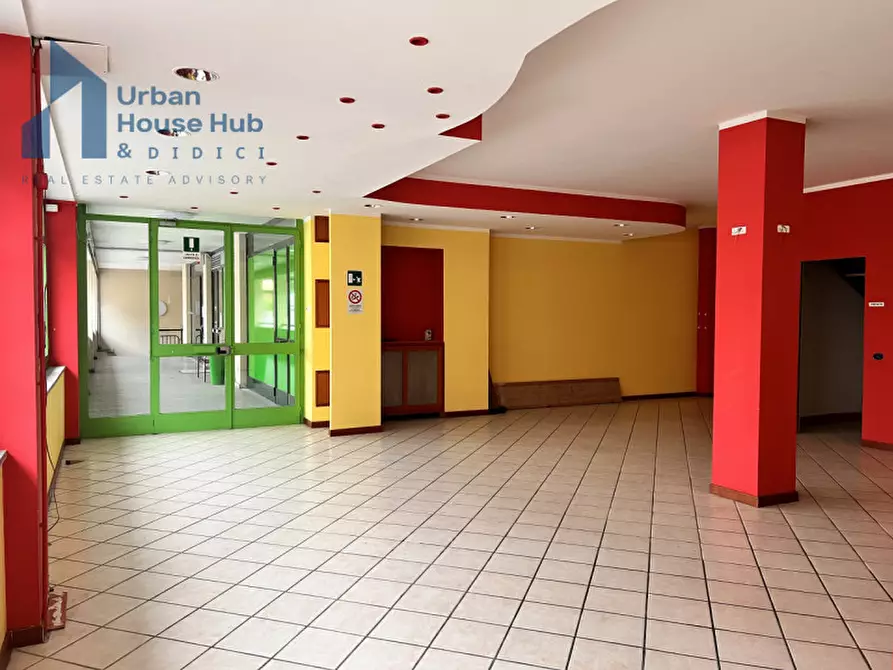 Immagine 9 di Negozio in affitto  in Viale Colli 23 a Rivoli