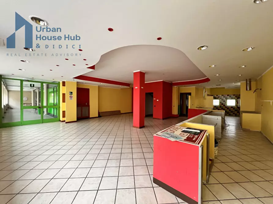 Immagine 11 di Negozio in affitto  in Viale Colli 23 a Rivoli