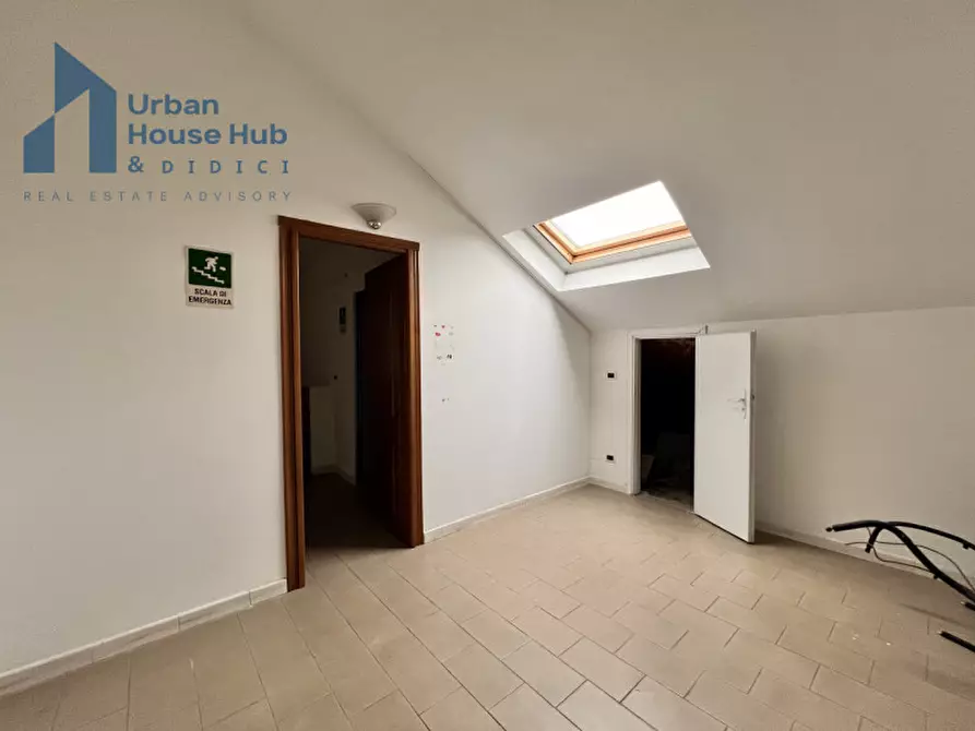 Immagine 19 di Negozio in affitto  in Viale Colli 23 a Rivoli