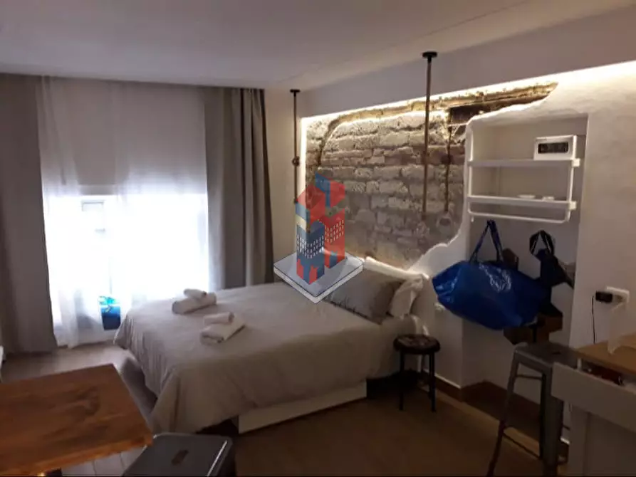 Immagine 6 di Appartamento in vendita  in CORSO UMBERTO I (immediate adiacenze) a Napoli