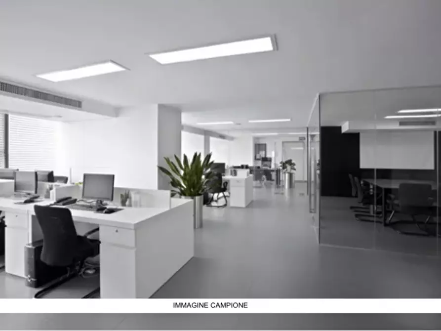 Immagine 1 di Ufficio in affitto  a Verona