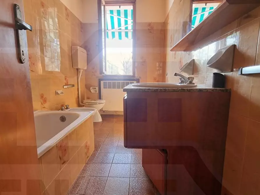 Immagine 27 di Appartamento in vendita  in via tellarini 79 a Lugo