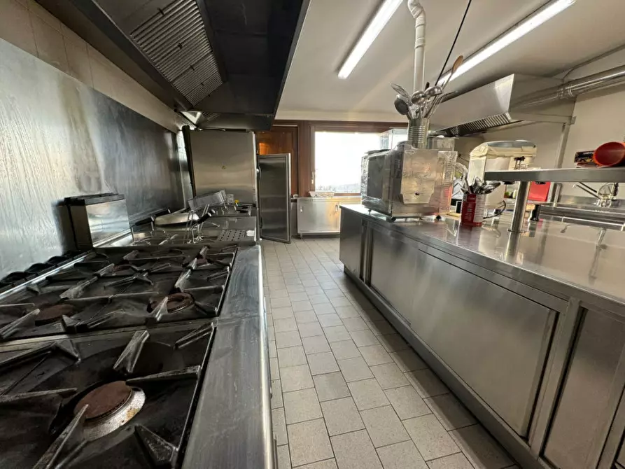 Immagine 2 di Attività commerciale in affitto  in Via Giuseppe Mazzini a Colognola Ai Colli