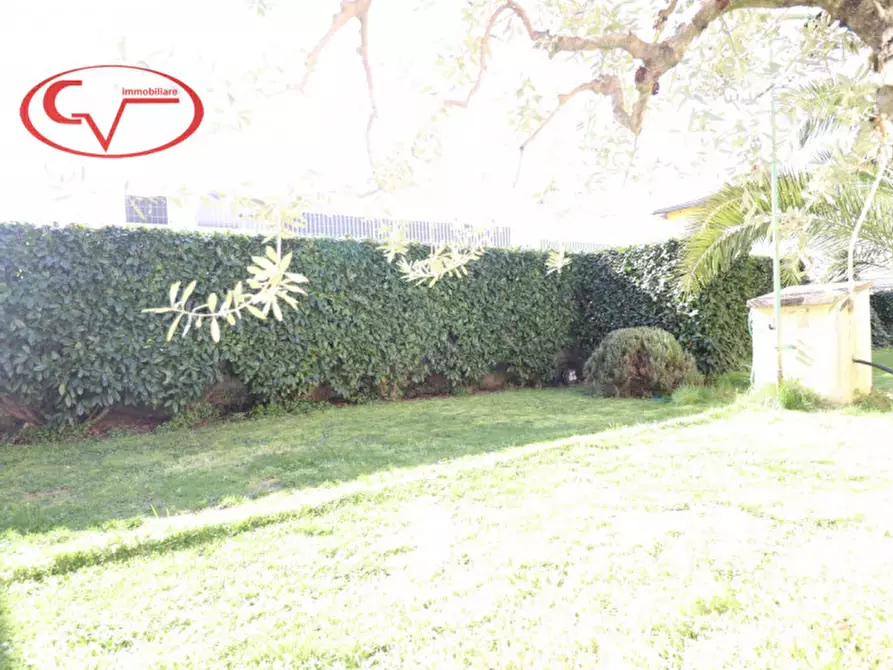 Immagine 2 di Casa bifamiliare in vendita  in stadio a Montevarchi