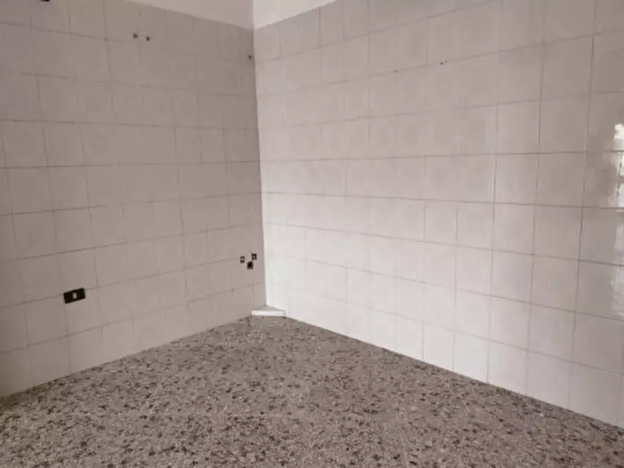 Immagine 9 di Appartamento in vendita  in Via Apollo XI a Eboli