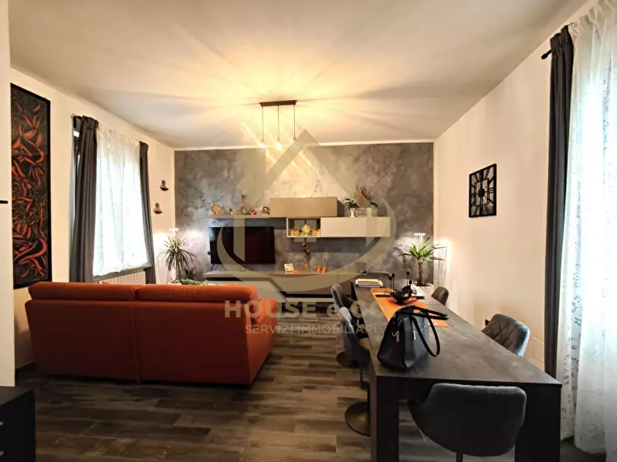 Immagine 14 di Villa in vendita  in Via Madonna Sette Dolori a Vigevano