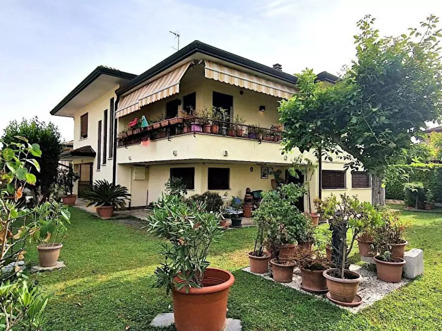 Immagine 1 di Casa indipendente in vendita  a Montegrotto Terme