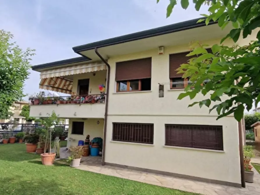 Immagine 3 di Casa indipendente in vendita  a Montegrotto Terme