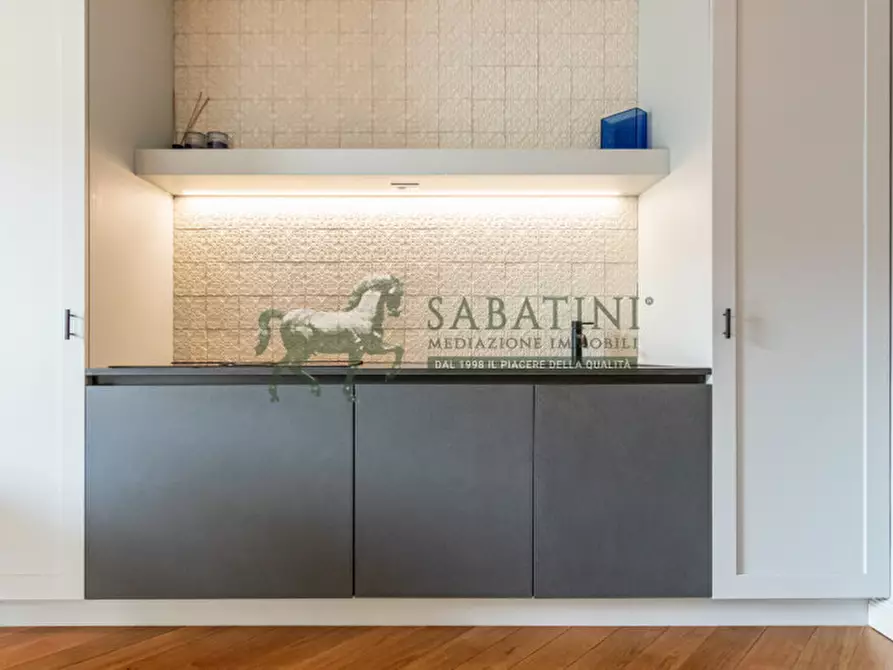 Immagine 3 di Appartamento in vendita  in via Emilio Cornalia 4 a Milano