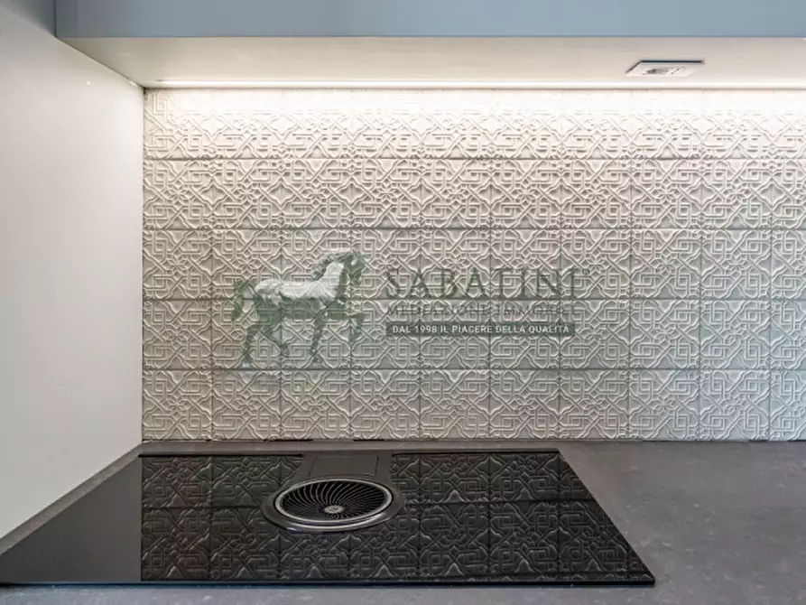 Immagine 4 di Appartamento in vendita  in via Emilio Cornalia 4 a Milano