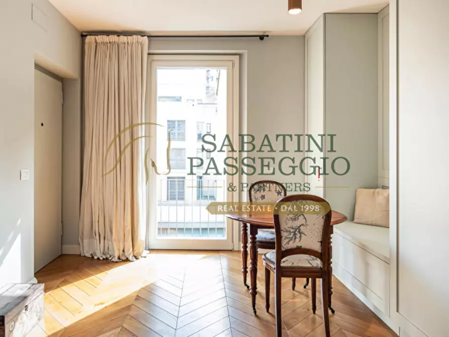 Immagine 6 di Appartamento in vendita  in via Emilio Cornalia 4 a Milano