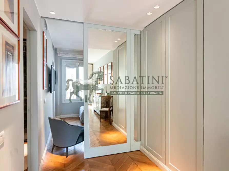 Immagine 7 di Appartamento in vendita  in via Emilio Cornalia 4 a Milano