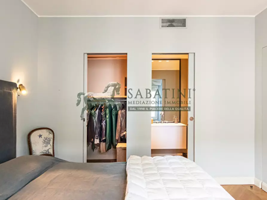 Immagine 16 di Appartamento in vendita  in via Emilio Cornalia 4 a Milano