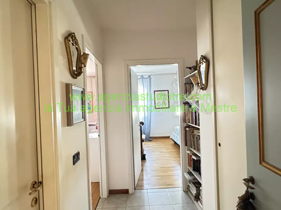 Immagine 12 di Appartamento in vendita  in via torre belfredo 148 a Venezia