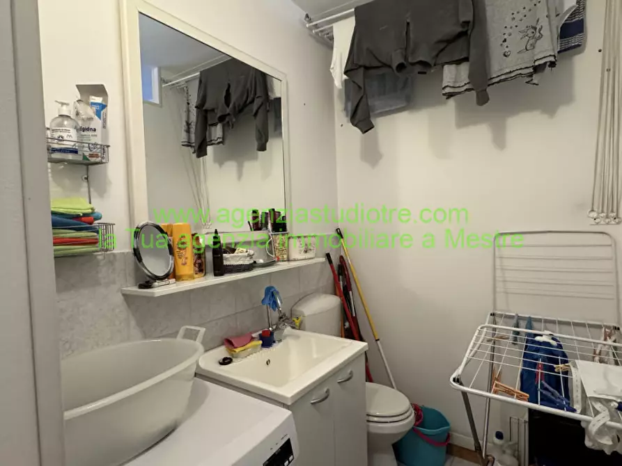 Immagine 22 di Appartamento in vendita  in via torre belfredo 148 a Venezia