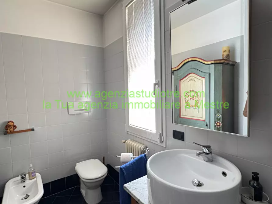 Immagine 26 di Appartamento in vendita  in via torre belfredo 148 a Venezia