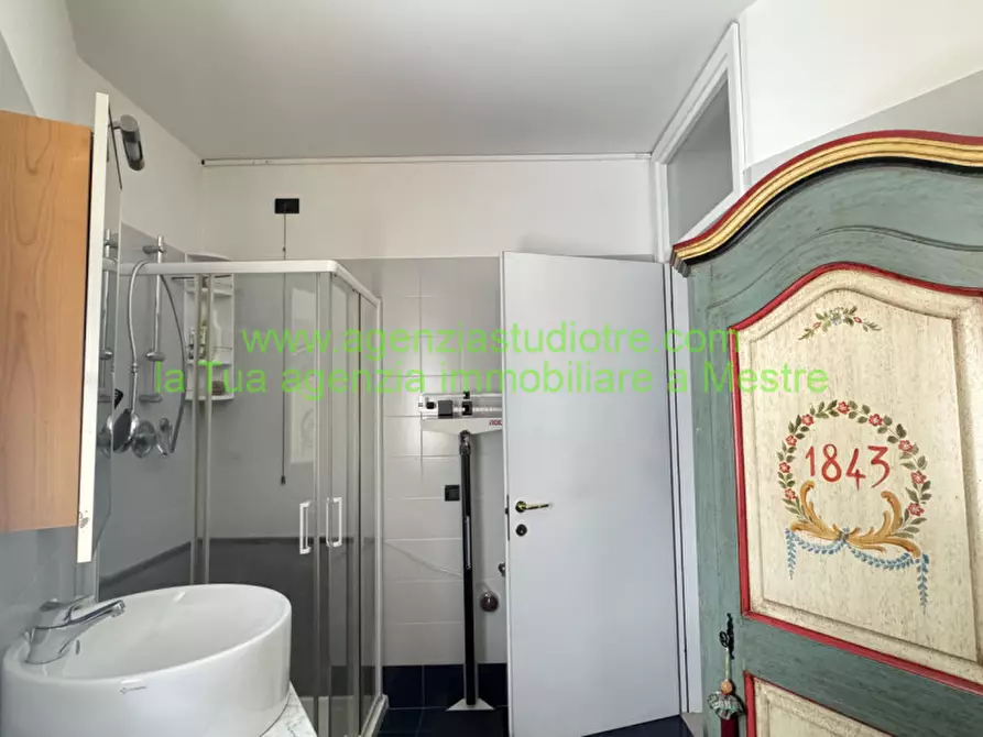 Immagine 27 di Appartamento in vendita  in via torre belfredo 148 a Venezia