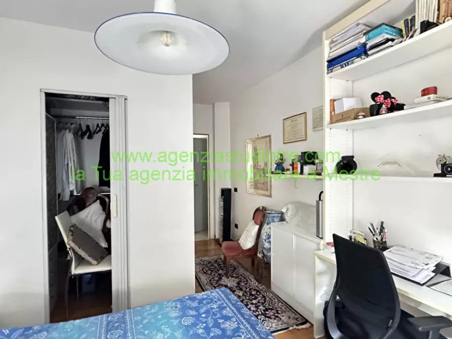 Immagine 30 di Appartamento in vendita  in via torre belfredo 148 a Venezia