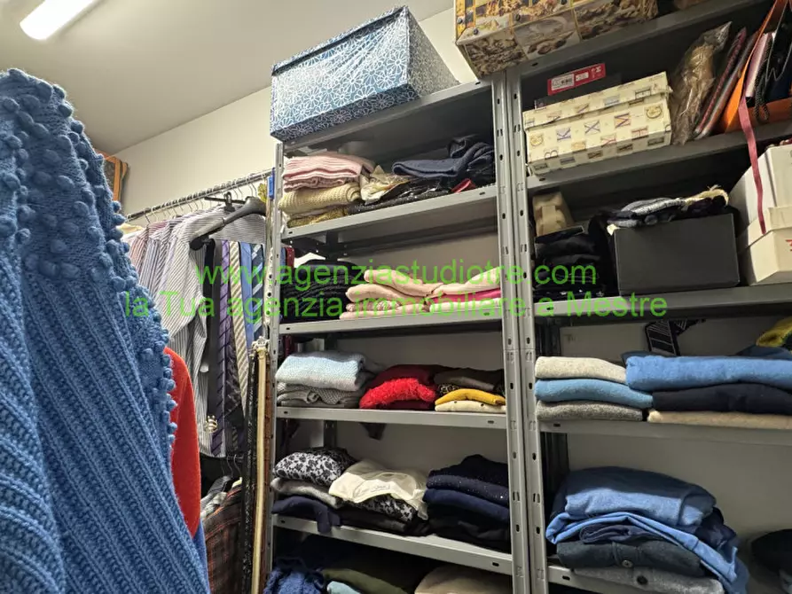 Immagine 32 di Appartamento in vendita  in via torre belfredo 148 a Venezia