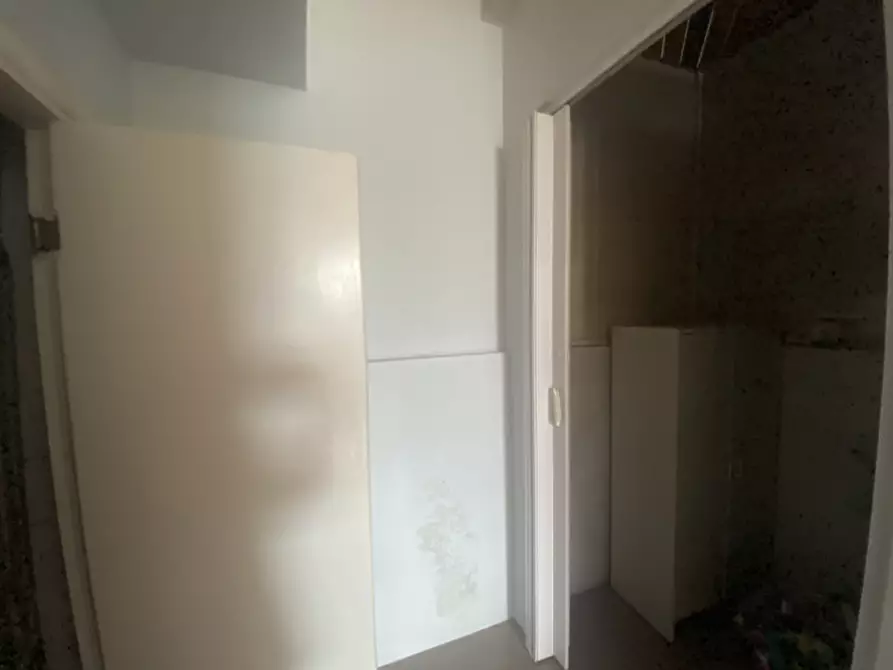 Immagine 8 di Attività commerciale in affitto  in Scali D'Azeglio 38 a Livorno