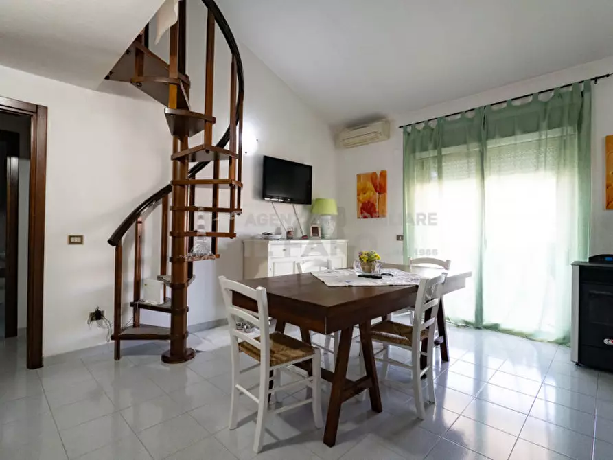 Immagine 5 di Appartamento in vendita  in Via Indipendenza a La Maddalena